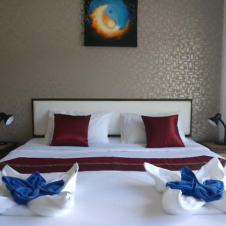 Patong 白色天空精品旅馆酒店 外观 照片